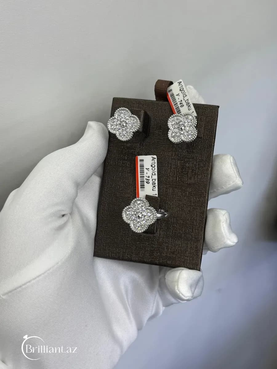 Van Cleef 4