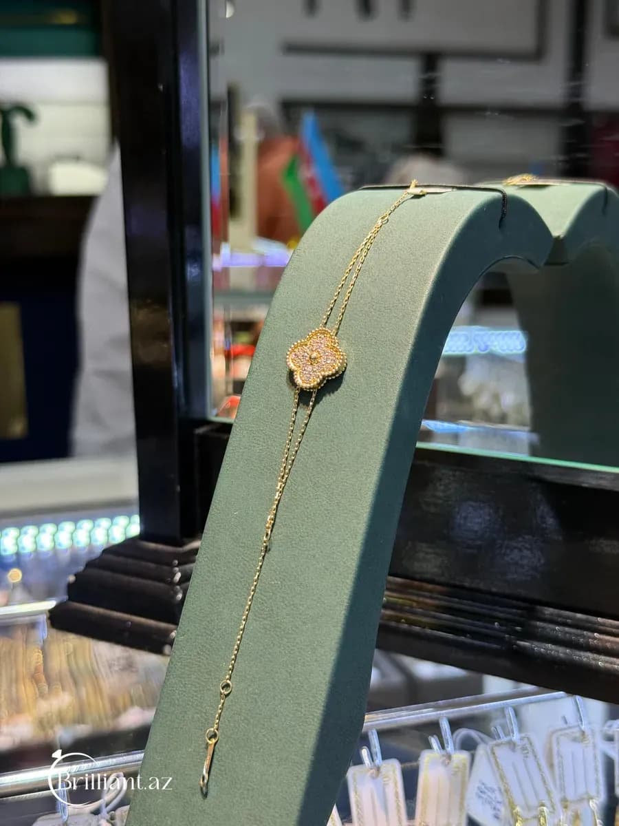 Van Cleef One
