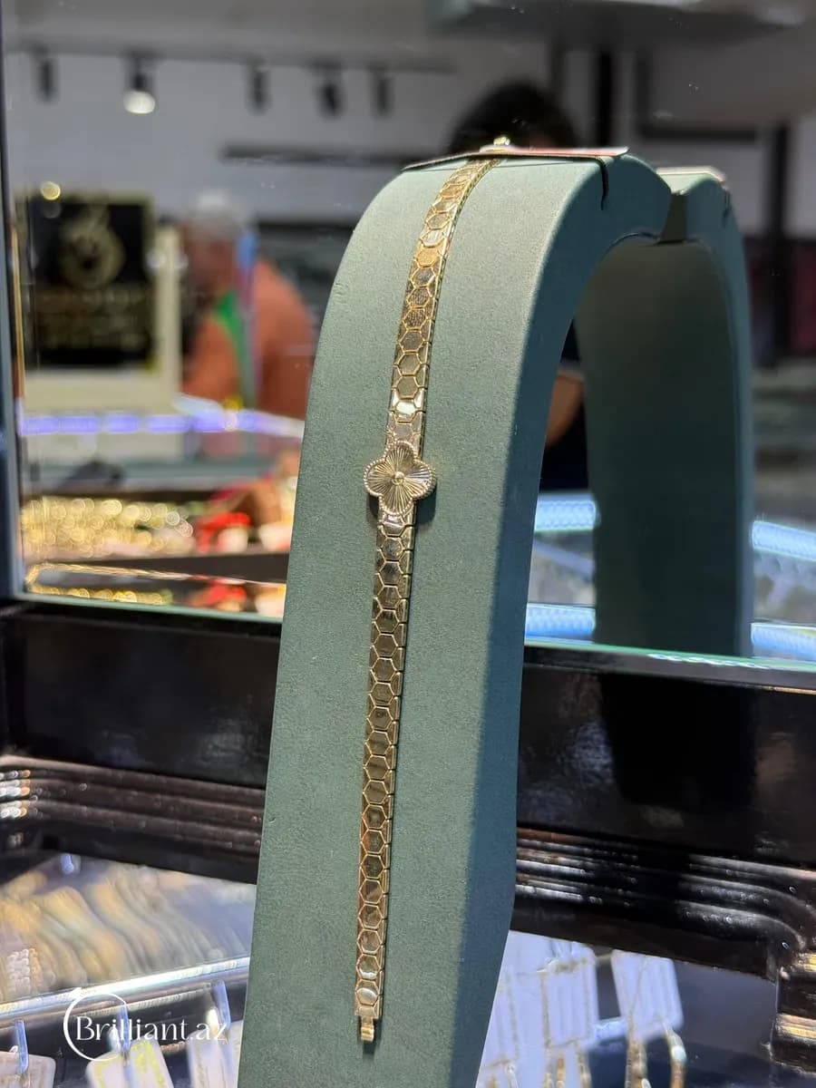 Van Cleef One