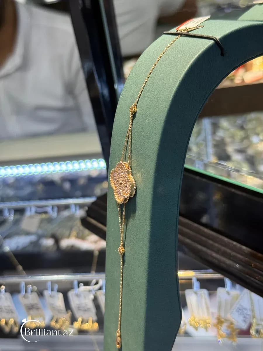 Luxure Cleef