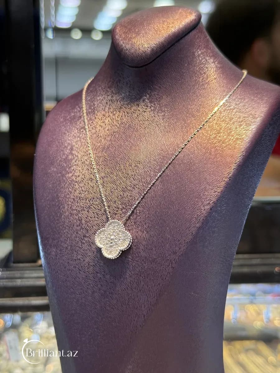 Van Cleef Boyunbağı 2