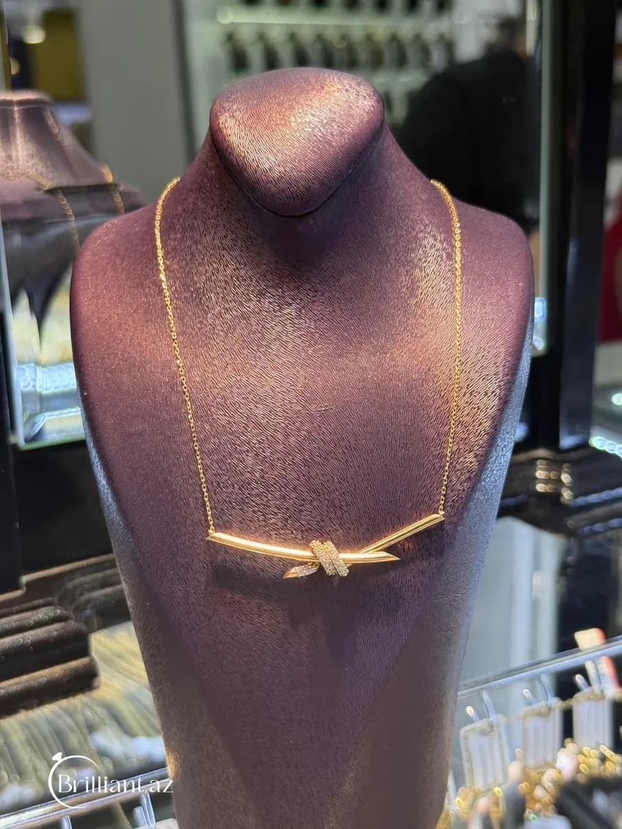 Tiffany Boyunbağı 1