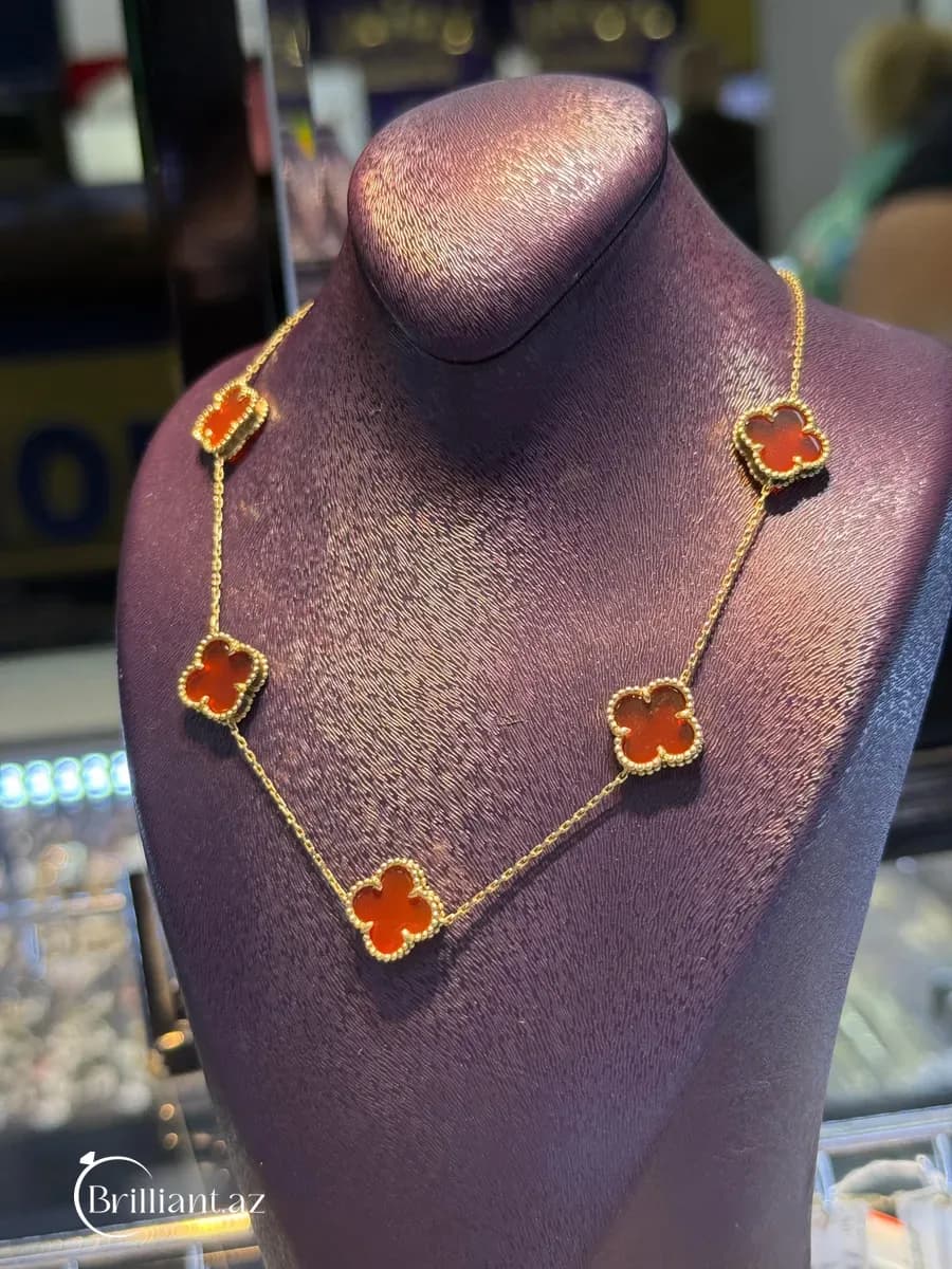 Van Cleef Brend Boyunbağı