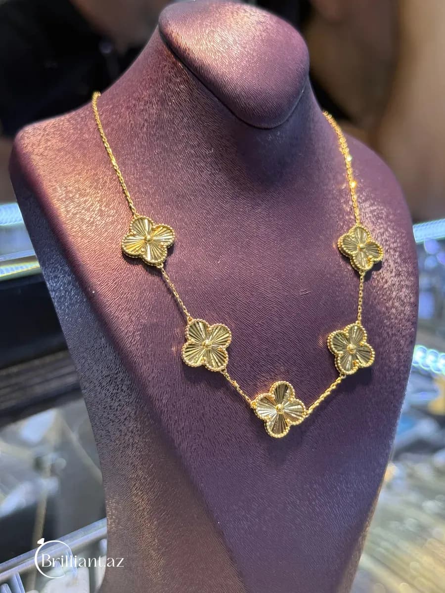 Van Cleef Trend Boyunbağı