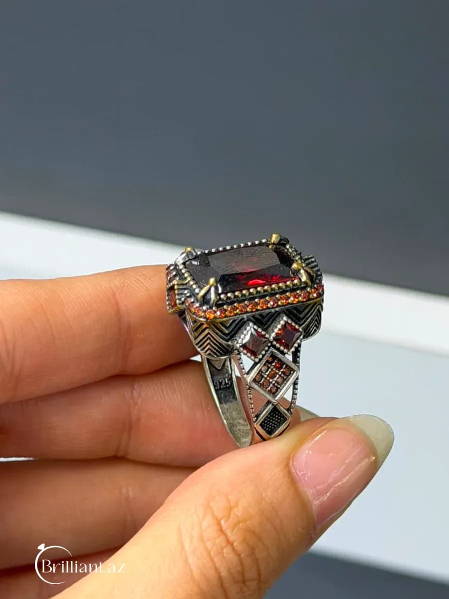 Silver Women's Ring - Vintage with Red Stone